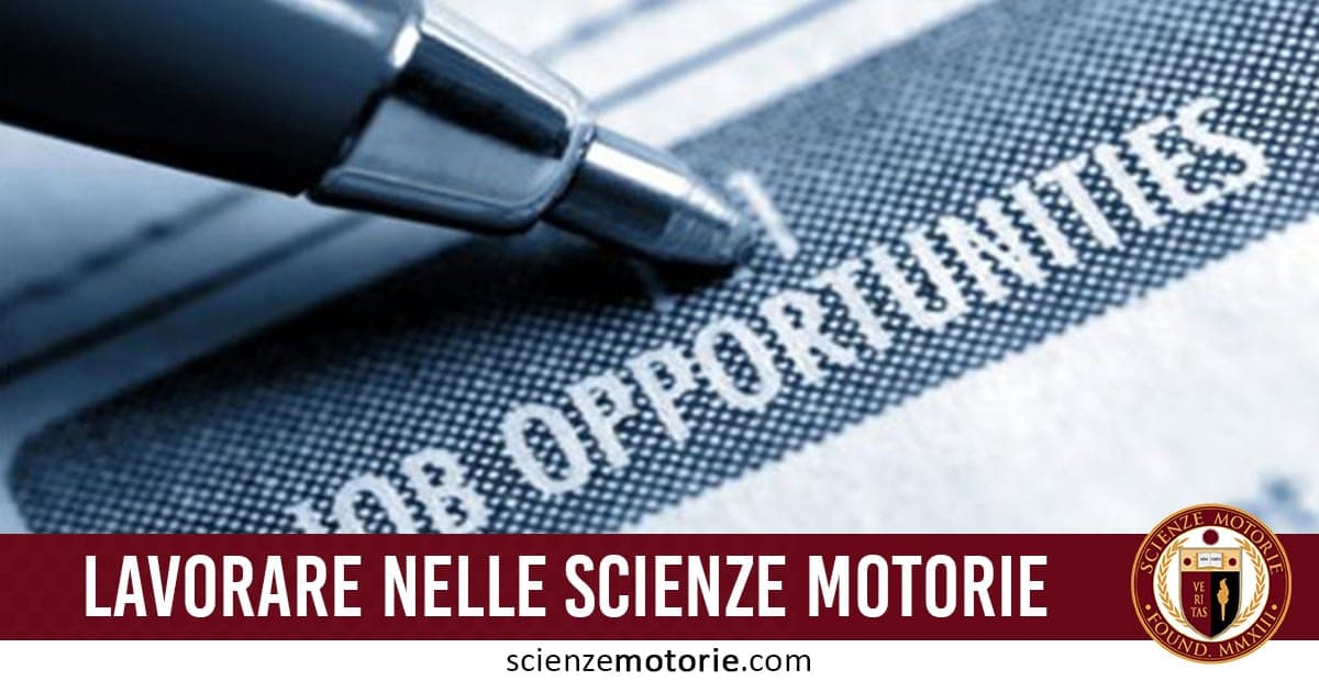 Scritta "Job Opportunities" con una penna su sfondo di giornale e il testo "Lavorare nelle Scienze Motorie".